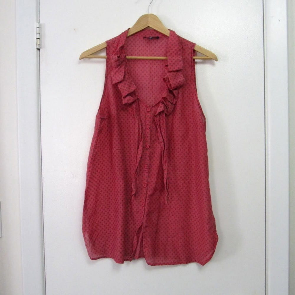 Sleeveless pattern blouse